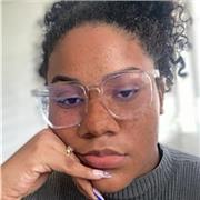 Je vais enseigner du portugais,de la biochimie (stv) , physique, français,de l’histoire ,mathématiques.Enseigner à des enfants